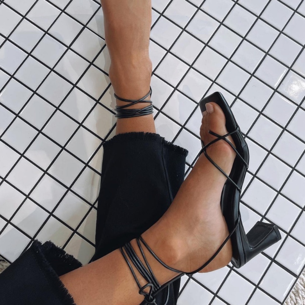 NWT! Princess Polly Calile Heels